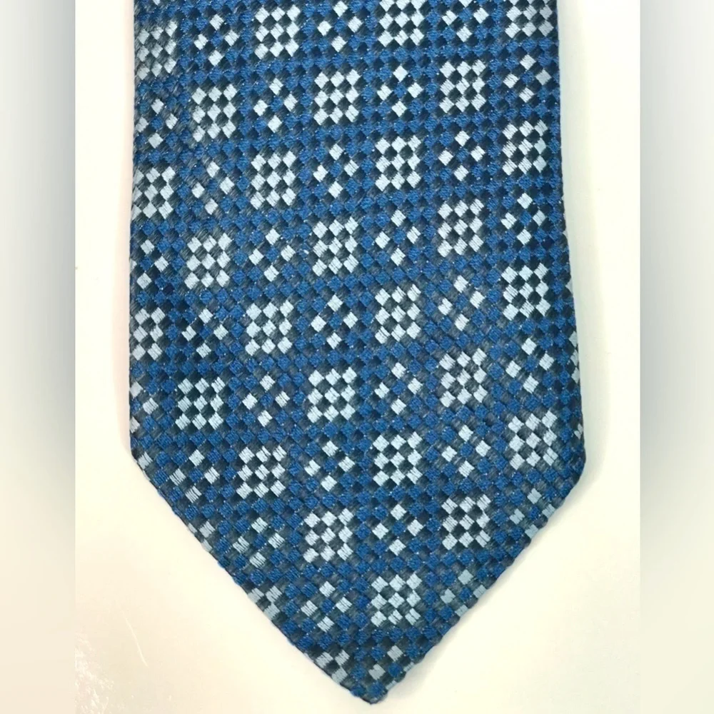 Vintage CHRISTIAN DIOR Men’s 100% Silk Tie Blue Grey Silver pattern - Picture 4 of 7